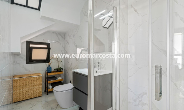 Venta - Villa - Los Montesinos - La herrada