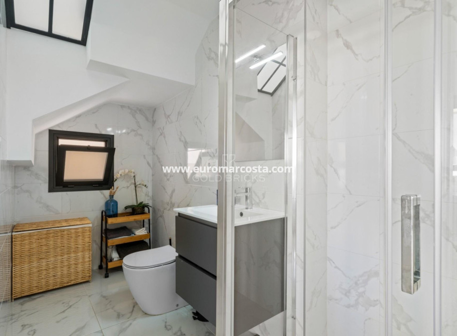 Venta - Villa - Los Montesinos - La herrada
