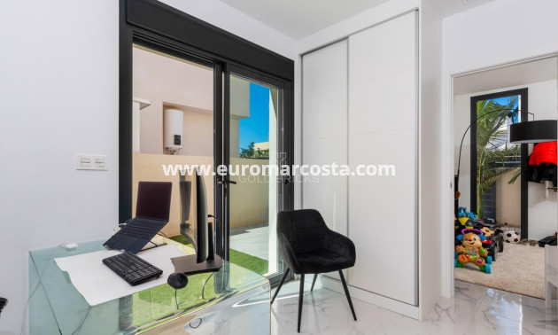 Venta - Villa - Los Montesinos - La herrada
