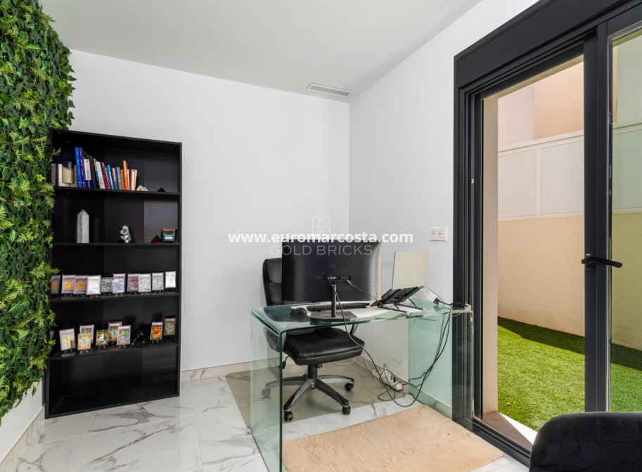 Venta - Villa - Los Montesinos - La herrada