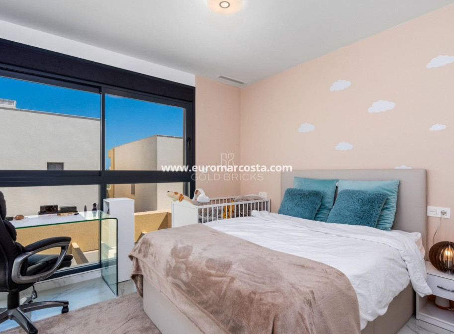 Venta - Villa - Los Montesinos - La herrada