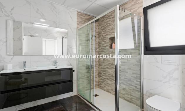 Venta - Villa - Los Montesinos - La herrada