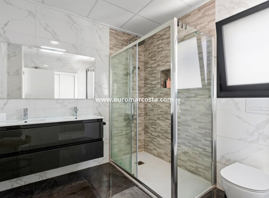 Venta - Villa - Los Montesinos - La herrada