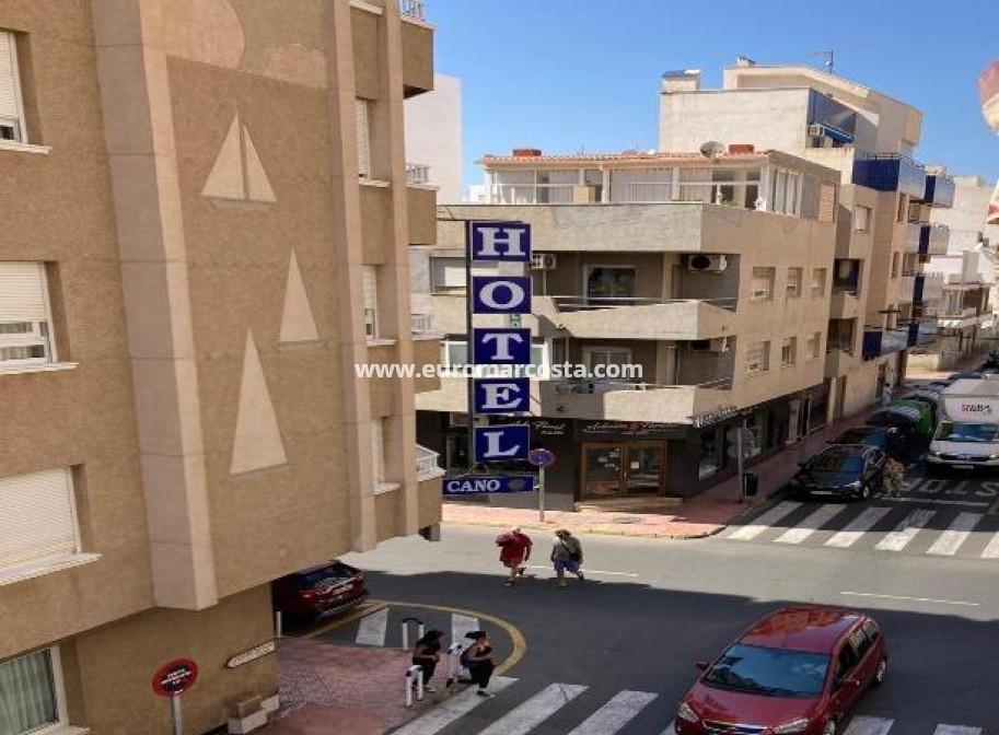 Objekte zum Wiederverkauf - Wohnung - Torrevieja - TORREVIEJA