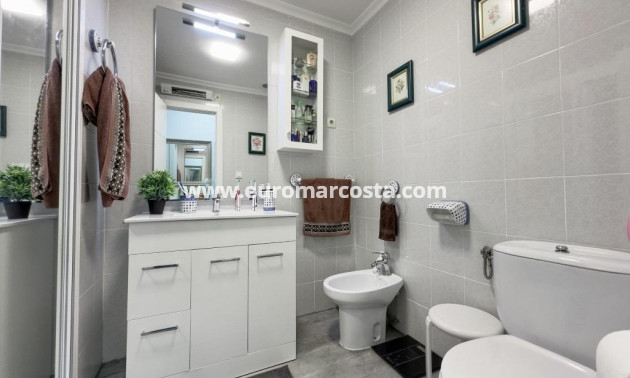 Objekte zum Wiederverkauf - Wohnung - Torrevieja - La Mata