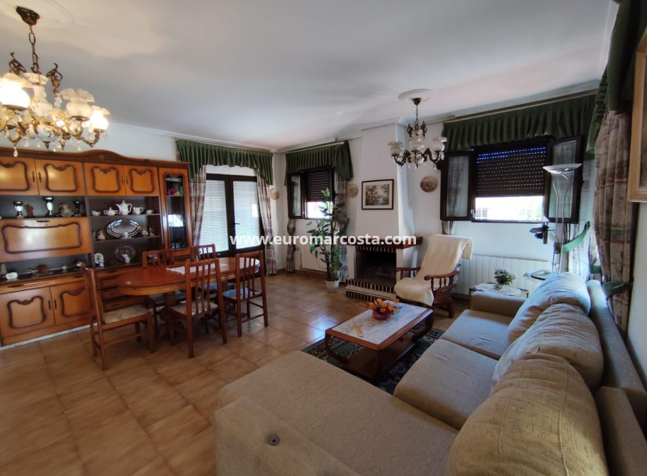 Objekte zum Wiederverkauf - Villa freitstehend - Torrevieja - TORREVIEJA