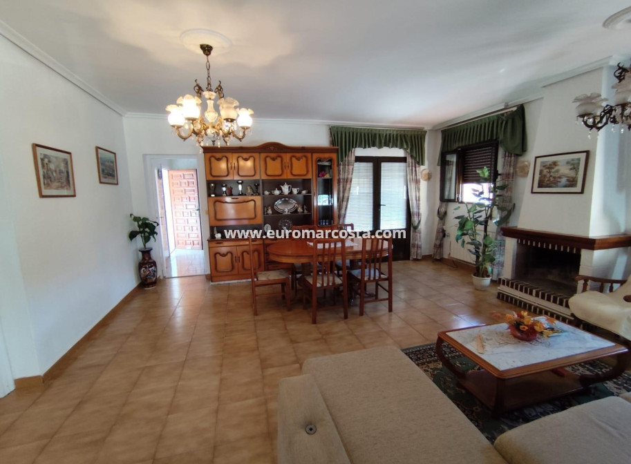 Objekte zum Wiederverkauf - Villa freitstehend - Torrevieja - TORREVIEJA