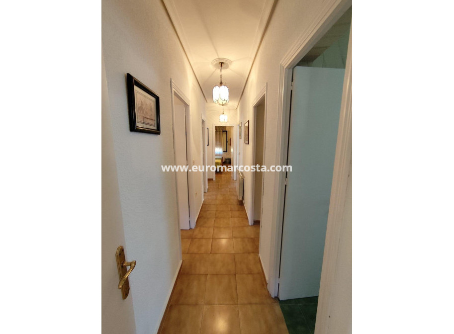Objekte zum Wiederverkauf - Villa freitstehend - Torrevieja - TORREVIEJA