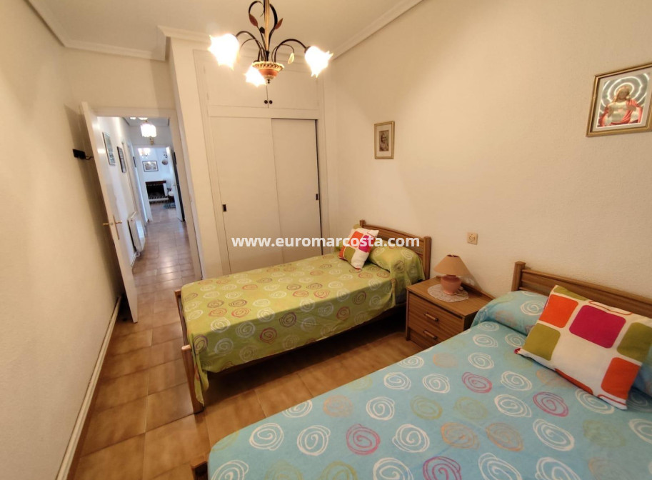 Objekte zum Wiederverkauf - Villa freitstehend - Torrevieja - TORREVIEJA