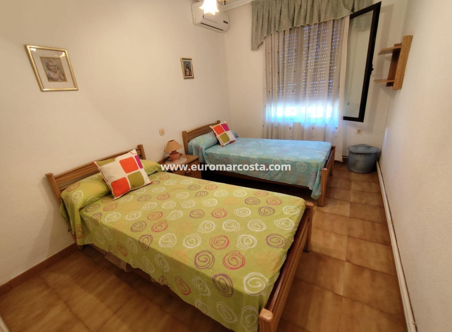 Objekte zum Wiederverkauf - Villa freitstehend - Torrevieja - TORREVIEJA