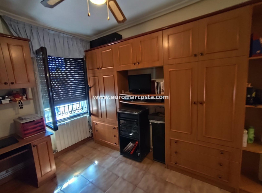 Objekte zum Wiederverkauf - Villa freitstehend - Torrevieja - TORREVIEJA