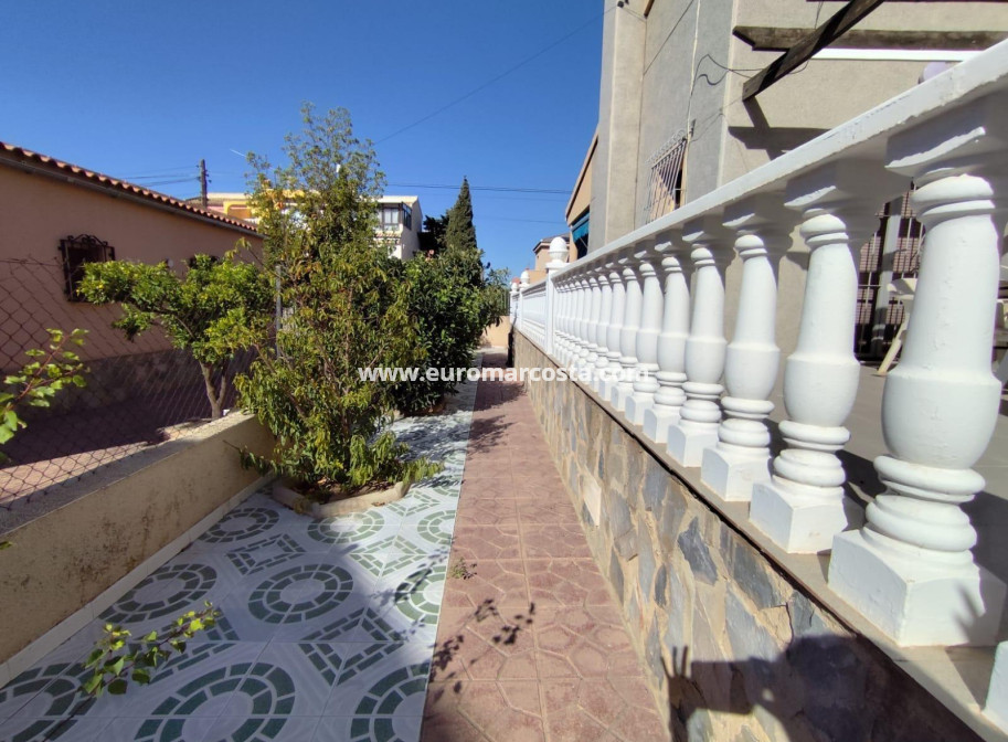 Objekte zum Wiederverkauf - Villa freitstehend - Torrevieja - TORREVIEJA