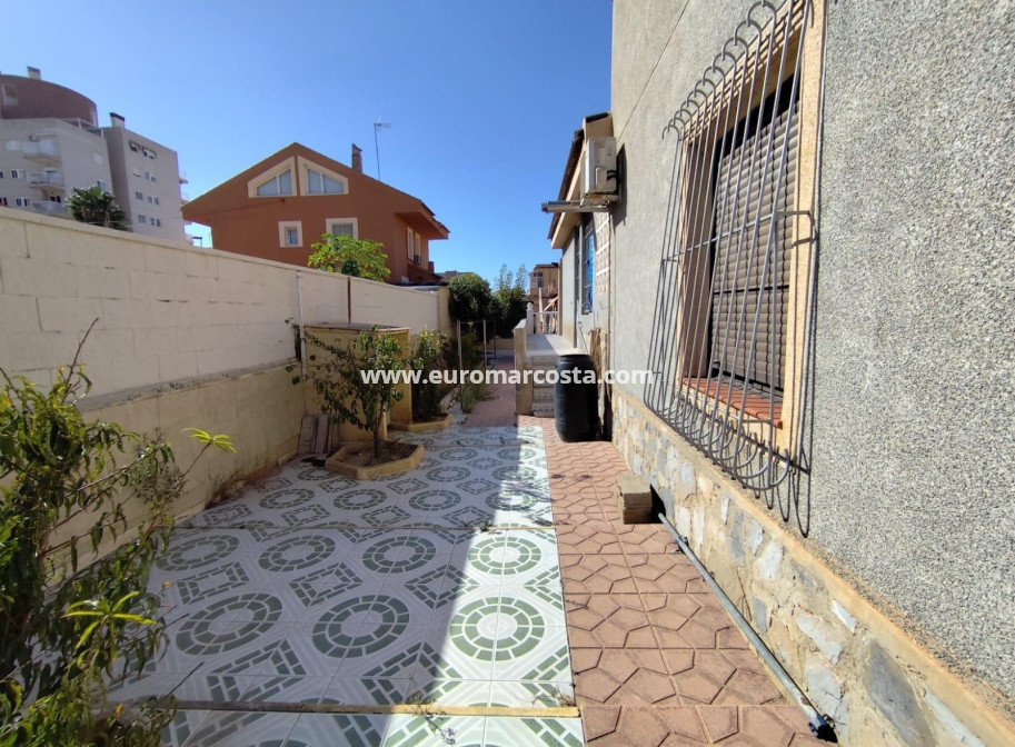 Objekte zum Wiederverkauf - Villa freitstehend - Torrevieja - TORREVIEJA