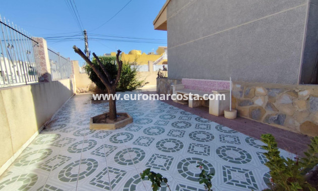 Objekte zum Wiederverkauf - Villa freitstehend - Torrevieja - TORREVIEJA