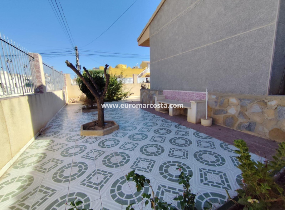 Objekte zum Wiederverkauf - Villa freitstehend - Torrevieja - TORREVIEJA