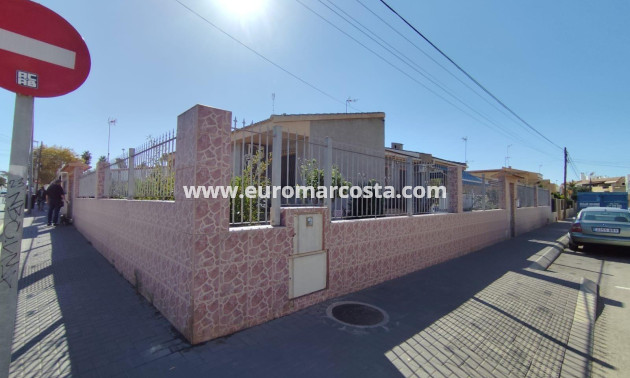 Objekte zum Wiederverkauf - Villa freitstehend - Torrevieja - TORREVIEJA