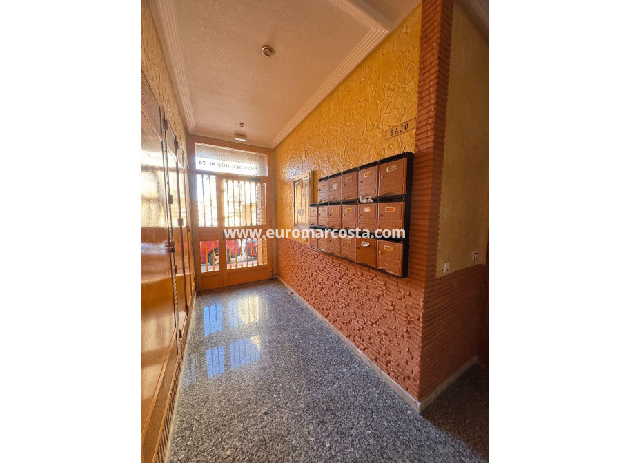 Objekte zum Wiederverkauf - Wohnung - Torrevieja - TORREVIEJA