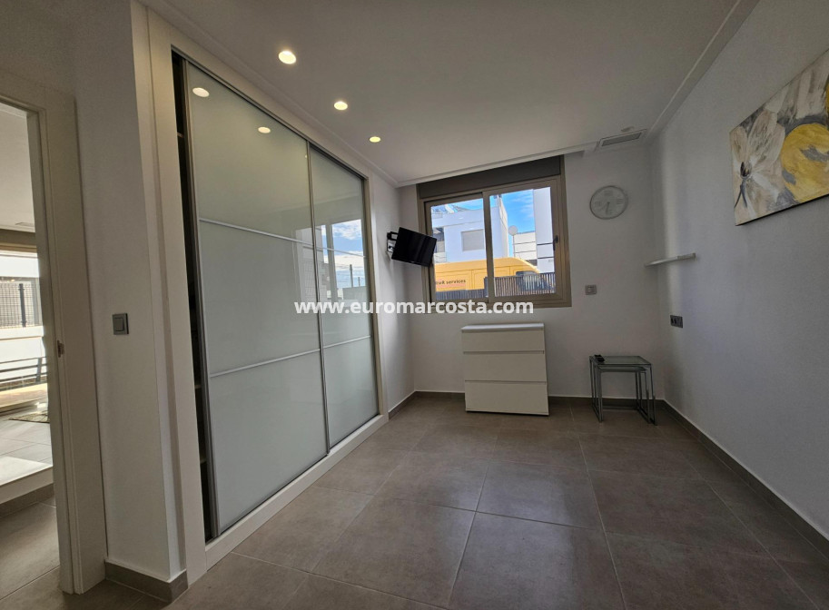 Venta - Villa - Orihuela Costa - Lomas de Cabo Roig-Los Dolses