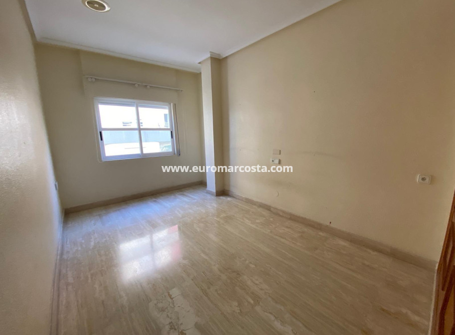 Venta - Apartamento / piso - Torrevieja - TORREVIEJA