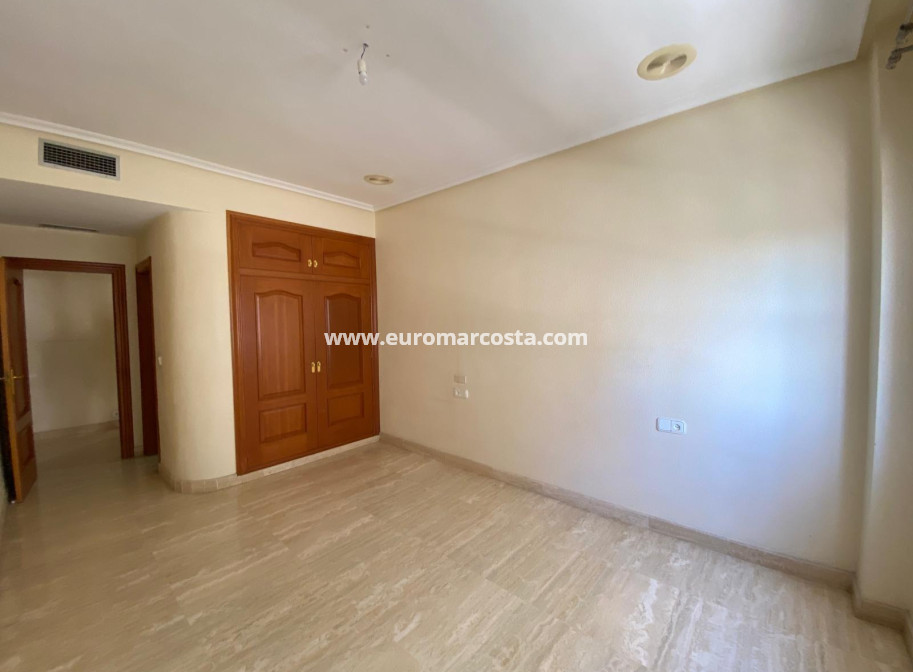 Venta - Apartamento / piso - Torrevieja - TORREVIEJA