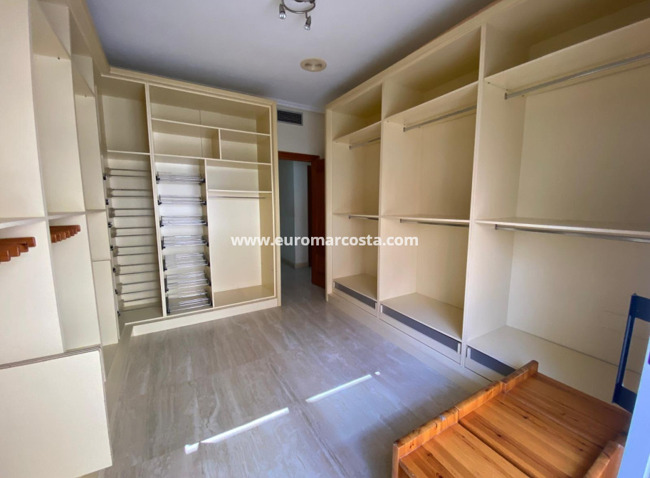 Venta - Apartamento / piso - Torrevieja - TORREVIEJA