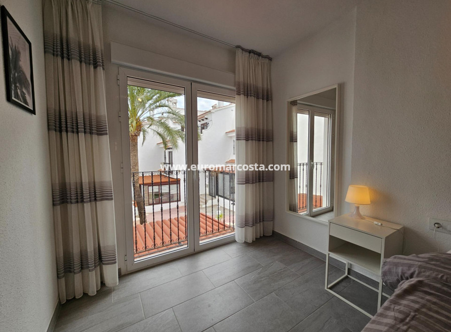 Sale - Townhouse - Torrevieja - TORREVIEJA