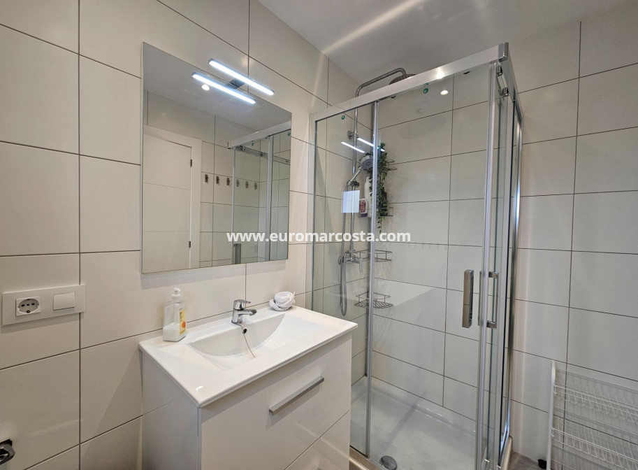 Sale - Townhouse - Torrevieja - TORREVIEJA