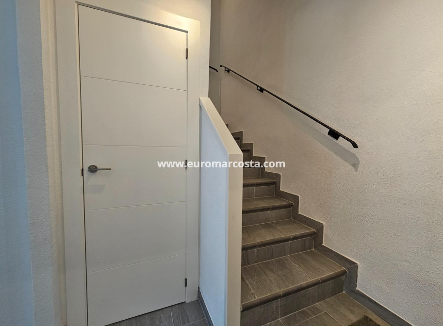Sale - Townhouse - Torrevieja - TORREVIEJA