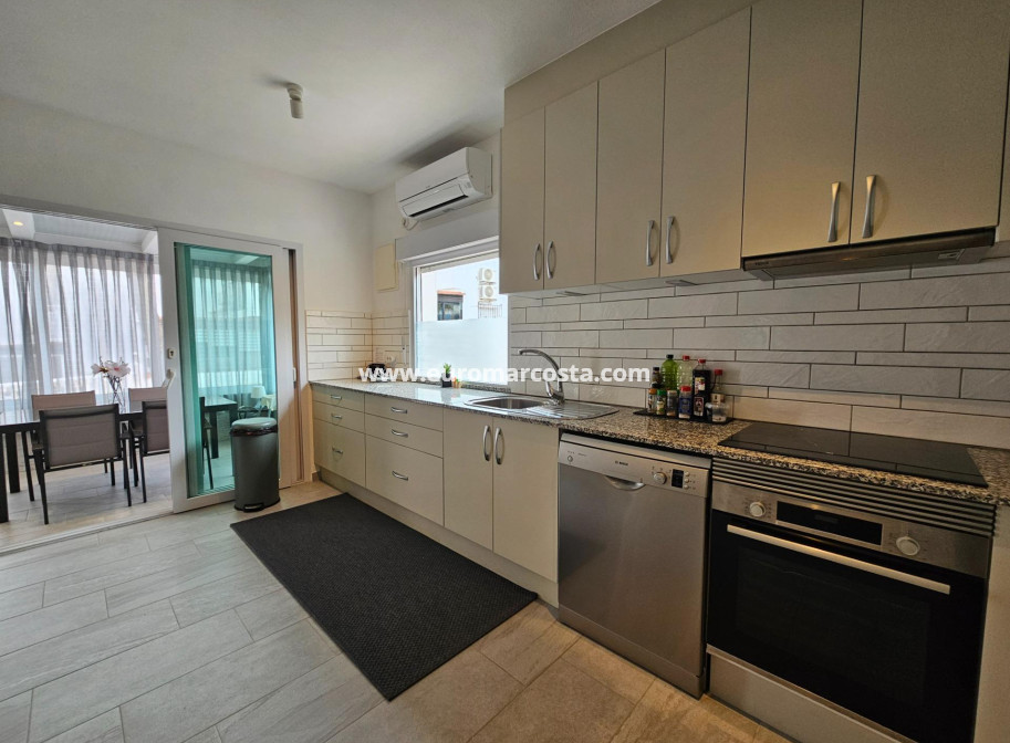 Sale - Townhouse - Torrevieja - TORREVIEJA
