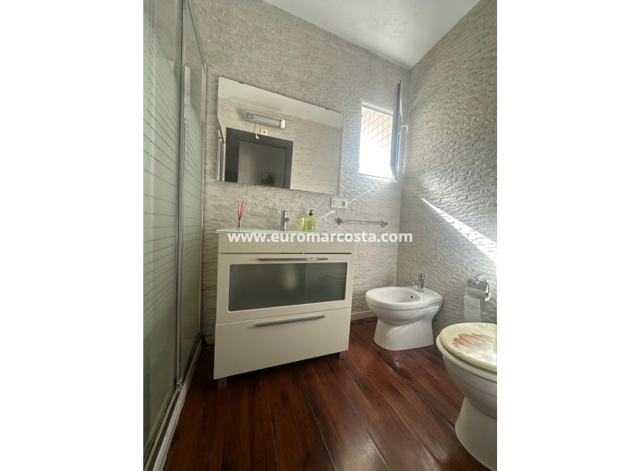 Sale - Apartment / flat - Torrevieja - TORREVIEJA