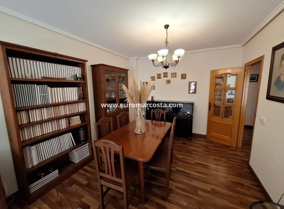 Objekte zum Wiederverkauf - Wohnung - Torrevieja - TORREVIEJA