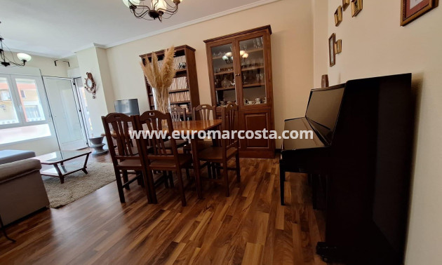 Objekte zum Wiederverkauf - Wohnung - Torrevieja - TORREVIEJA