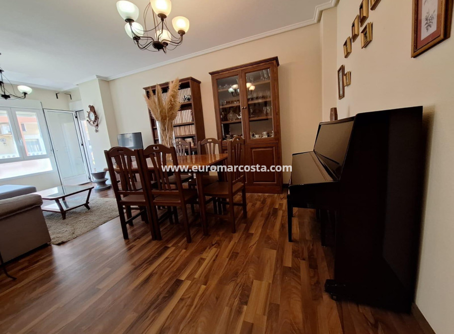 Objekte zum Wiederverkauf - Wohnung - Torrevieja - TORREVIEJA