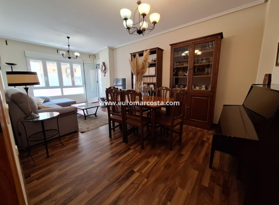 Objekte zum Wiederverkauf - Wohnung - Torrevieja - TORREVIEJA