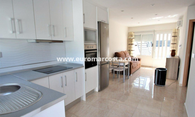 Objekte zum Wiederverkauf - Stadthaus - Torrevieja - TORREVIEJA