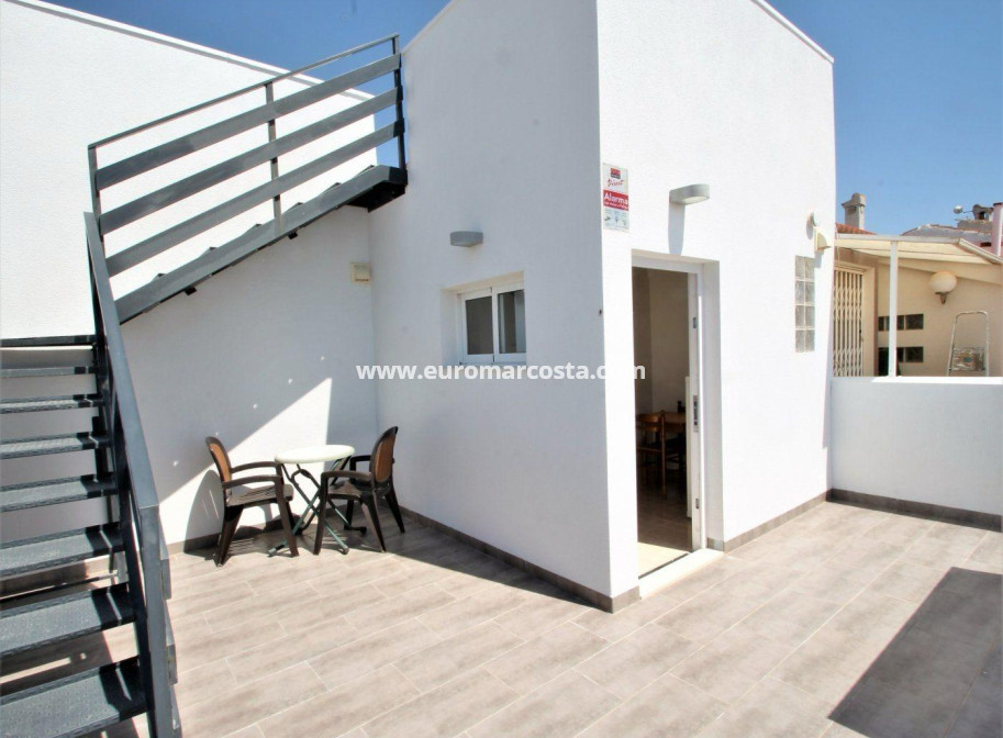 Objekte zum Wiederverkauf - Stadthaus - Torrevieja - TORREVIEJA