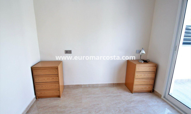 Objekte zum Wiederverkauf - Stadthaus - Torrevieja - TORREVIEJA