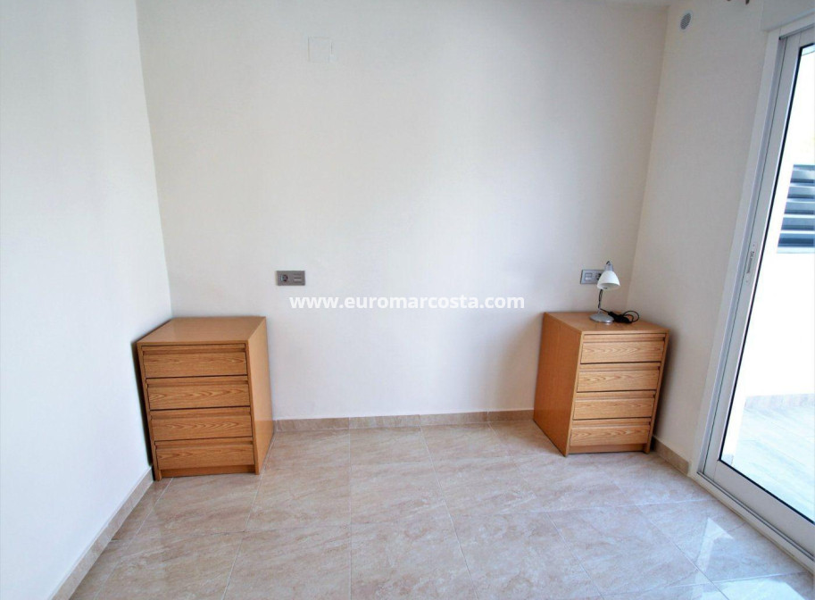 Objekte zum Wiederverkauf - Stadthaus - Torrevieja - TORREVIEJA
