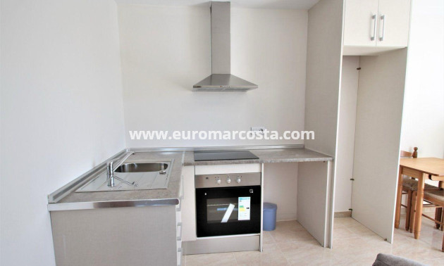 Objekte zum Wiederverkauf - Stadthaus - Torrevieja - TORREVIEJA