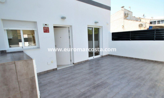 Objekte zum Wiederverkauf - Stadthaus - Torrevieja - TORREVIEJA