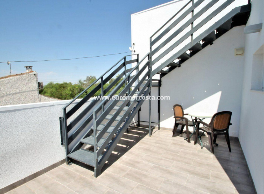 Objekte zum Wiederverkauf - Stadthaus - Torrevieja - TORREVIEJA