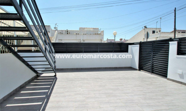 Objekte zum Wiederverkauf - Stadthaus - Torrevieja - TORREVIEJA