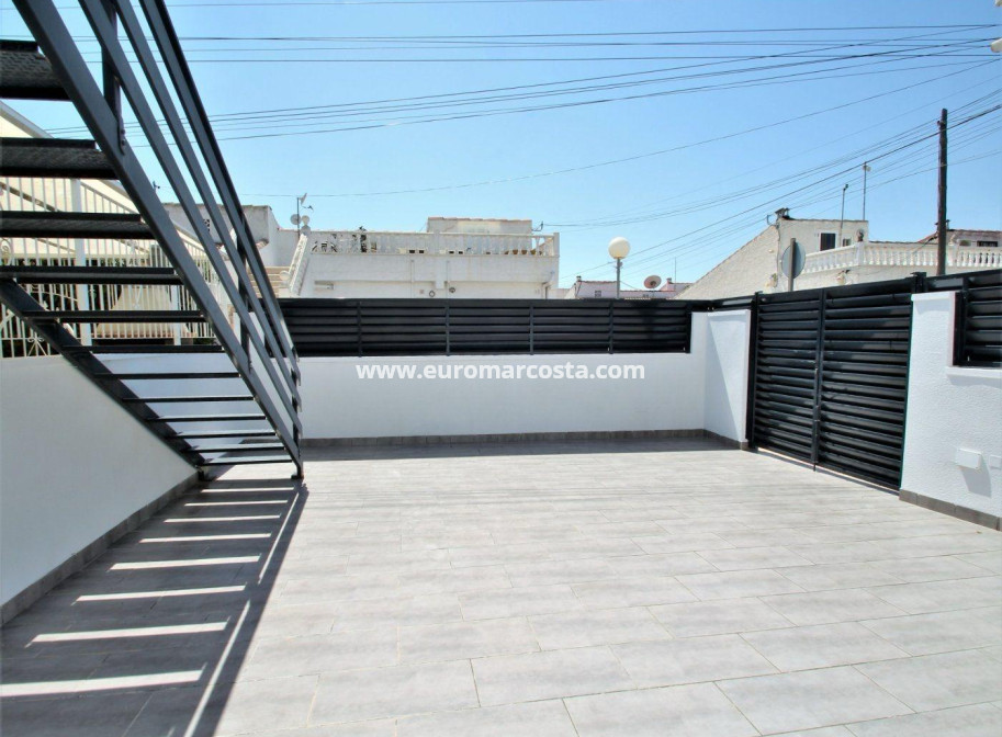 Objekte zum Wiederverkauf - Stadthaus - Torrevieja - TORREVIEJA