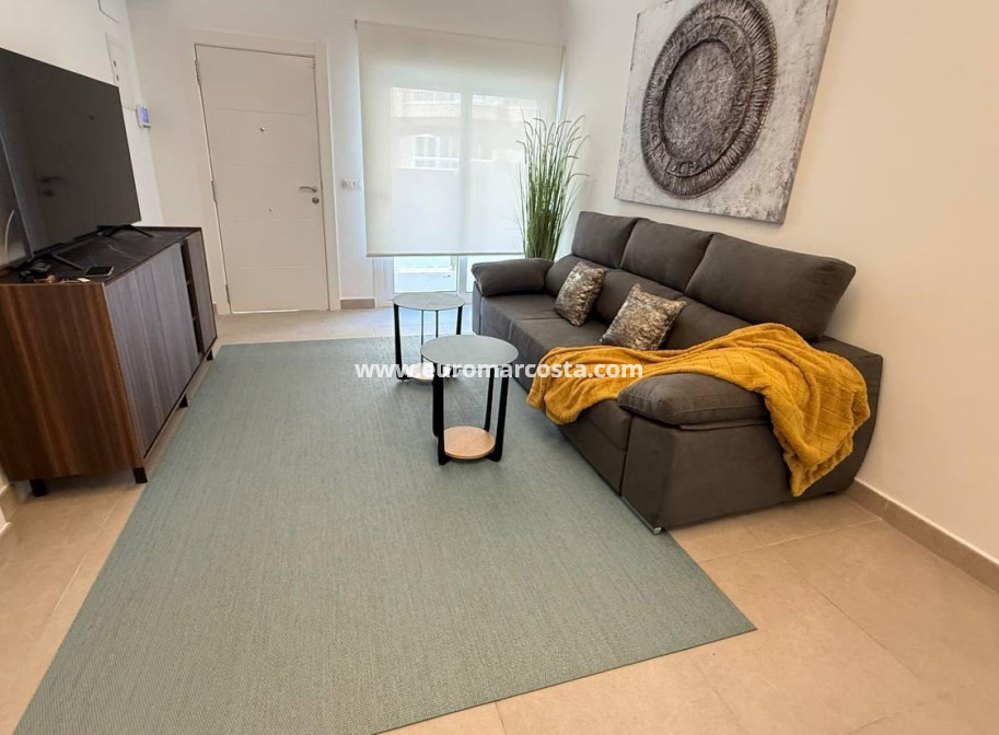 Sale - Apartment / flat - Guardamar del Segura - Pueblo