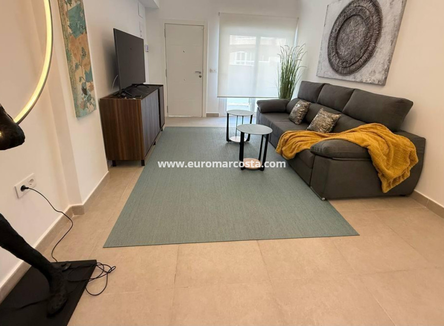 Sale - Apartment / flat - Guardamar del Segura - Pueblo