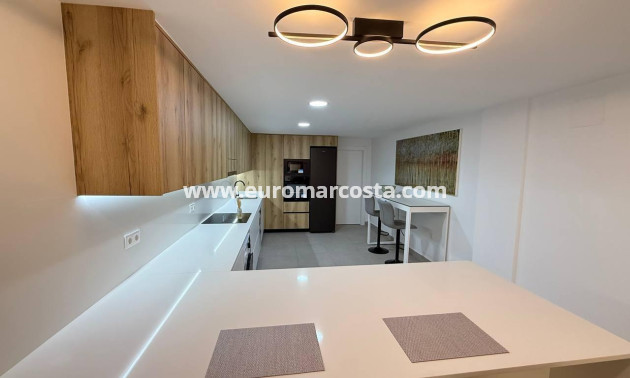 Sale - Apartment / flat - Guardamar del Segura - Pueblo