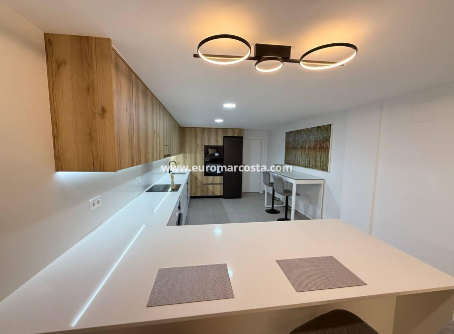 Sale - Apartment / flat - Guardamar del Segura - Pueblo