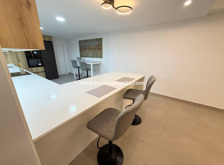 Sale - Apartment / flat - Guardamar del Segura - Pueblo