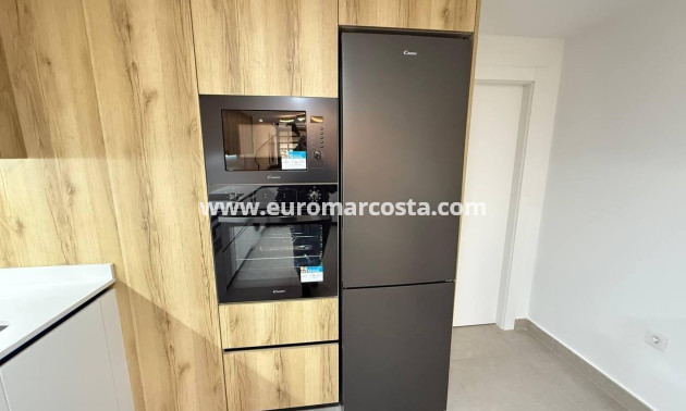 Sale - Apartment / flat - Guardamar del Segura - Pueblo