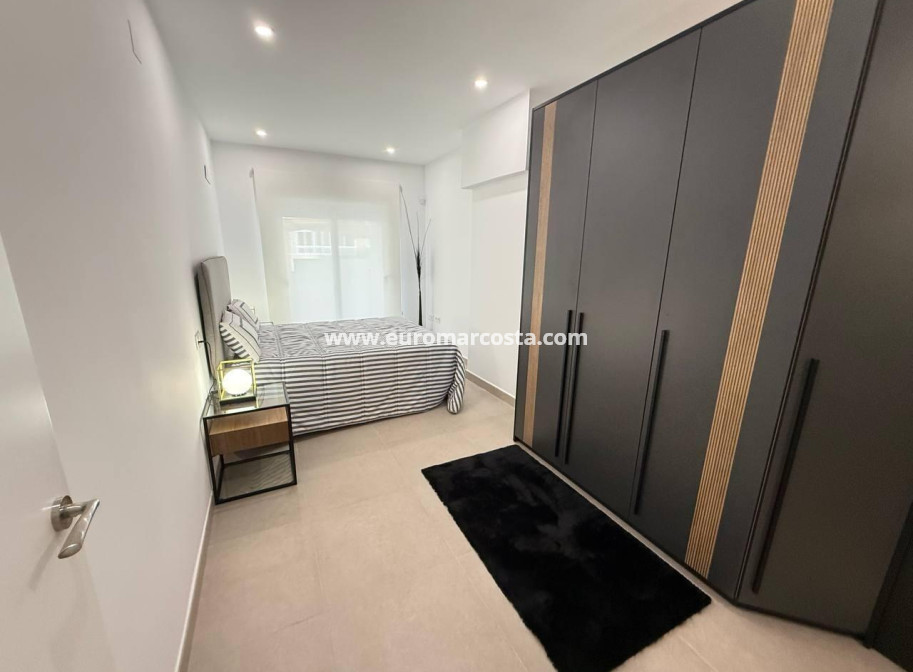 Sale - Apartment / flat - Guardamar del Segura - Pueblo